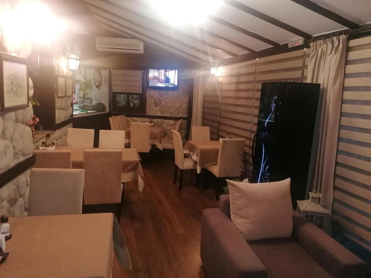 Petkov Family Hotel Blagoevgrad Buitenkant foto