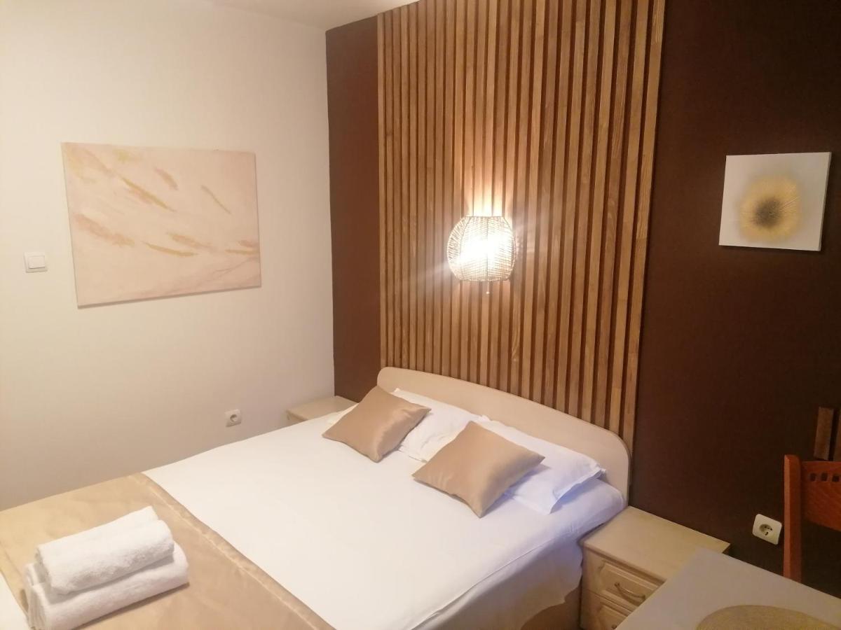 Petkov Family Hotel Blagoevgrad Buitenkant foto