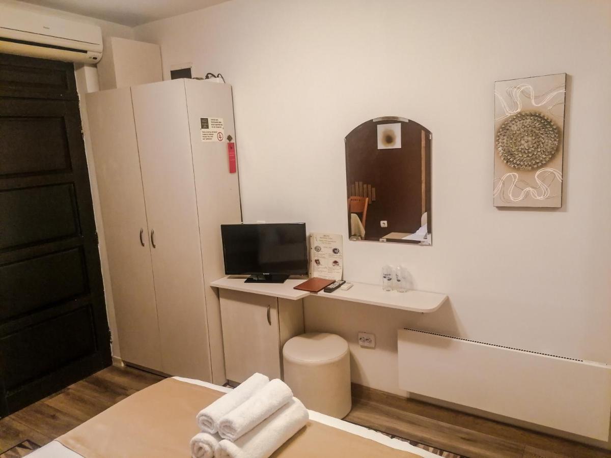 Petkov Family Hotel Blagoevgrad Buitenkant foto