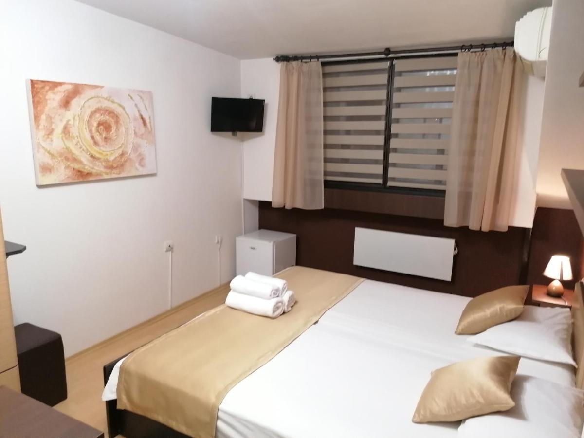 Petkov Family Hotel Blagoevgrad Buitenkant foto