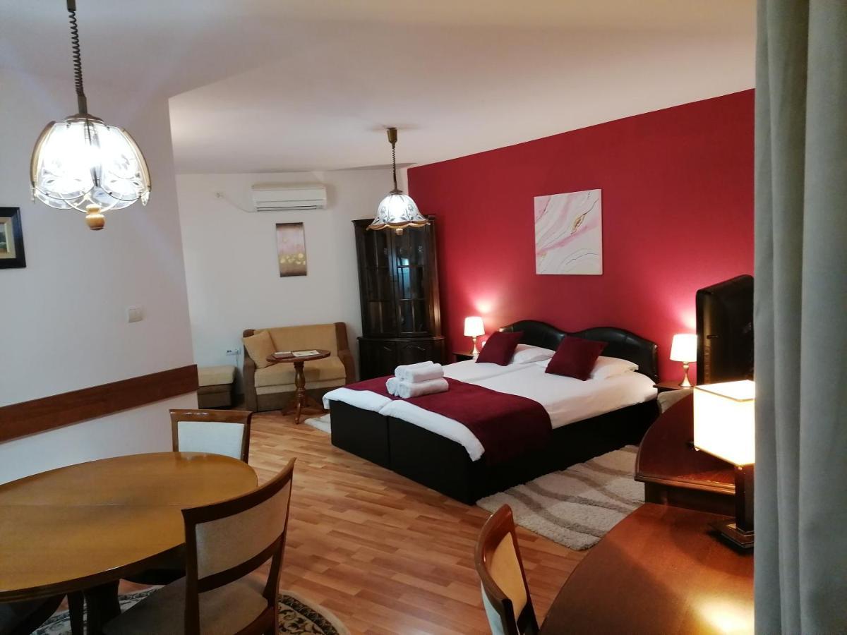 Petkov Family Hotel Blagoevgrad Buitenkant foto