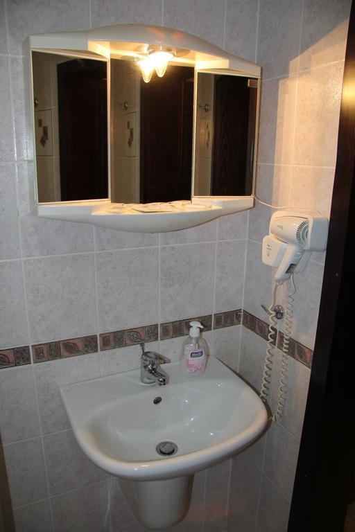 Petkov Family Hotel Blagoevgrad Buitenkant foto